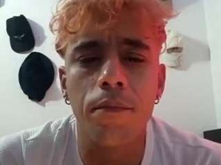 camilobig03 Live Webcam on CamSoda