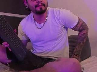 eloncoxx01's CamSoda show and profile