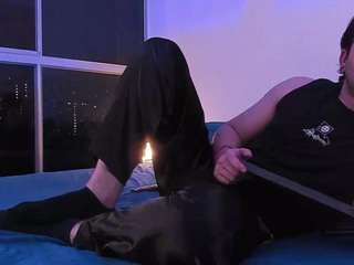 eloncoxx01's CamSoda show and profile