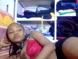 freeky-mess webcam model