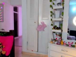 Acest model este live acum. kandygirl-023