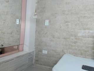  lyana-cowel chat room