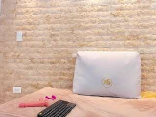  lyana-cowel chat room
