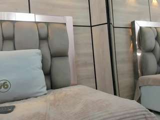  lyana-cowel chat room