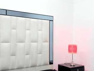 misssophiery's CamSoda show and profile