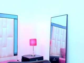 misssophiery's CamSoda show and profile