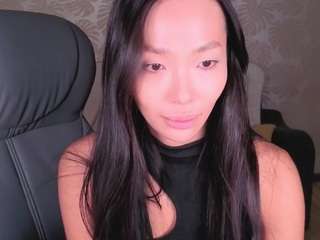 miurra's CamSoda show and profile