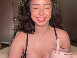 rainsworlddd Live Webcam on CamSoda