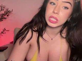 rainsworlddd Live Webcam on CamSoda