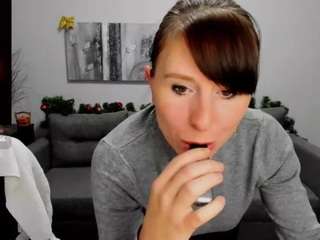 bettyjonesi webcam model