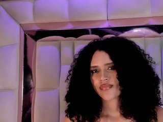 lilithadams's live room