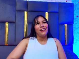 Image 1 of lorena-wattson, female webcam model,  years old, on live webcam