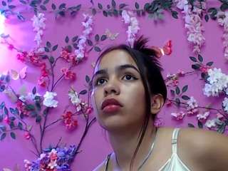  skinnysofia18 chat room