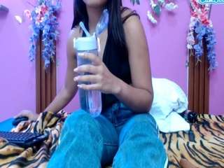 skinnysofia18 live cam profile