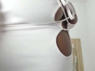 coral-15's CamSoda show and profile