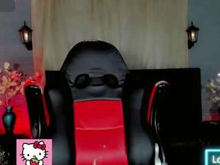 madison-mujica Smoking live webcam