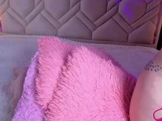 miaafarrel live cam profile