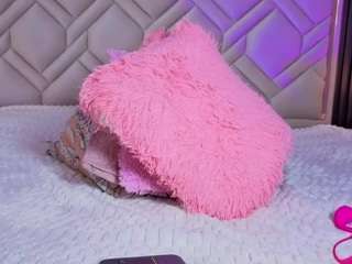 le modèle miaafarrel est en webcam porno dans un show sur le site camsoda, il possède les tags suivants: anal,no drinking,tattoos,striptease,squirter,small tits,sex toys,pussy,orgasm,no smoking,hazel eyes,anal toys,erotic dance,dildo or vibrator,curvy,butt plug,brown eyes,black hair,ass clapping,ass