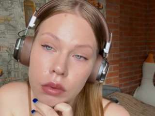 onamcquiston webcam model