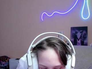 sharriburkel's CamSoda show and profile