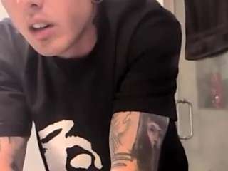 fishscalesharktale webcam