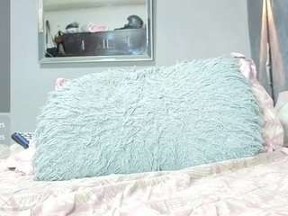 This model is live right now. scarlethnyx