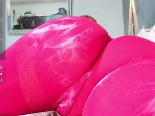 Acest model este live acum. scarlethnyx