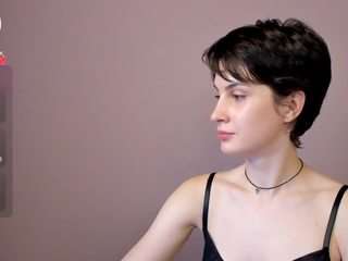 adelineperle Live Webcam on CamSoda