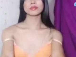 urgirlbitchnikka Live Webcam on CamSoda