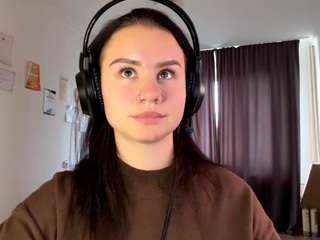 dainawalcott webcam model