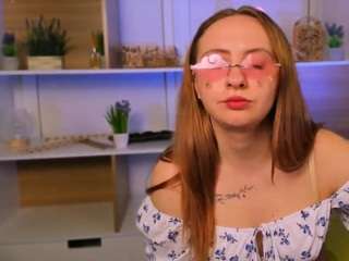 karoline-bell Live Webcam on CamSoda