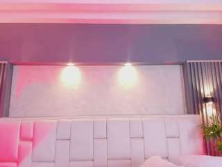 lunablakee's CamSoda show and profile