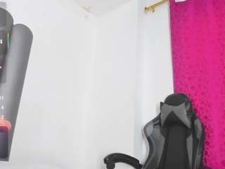 Alisha-Ebonyy live cam preview