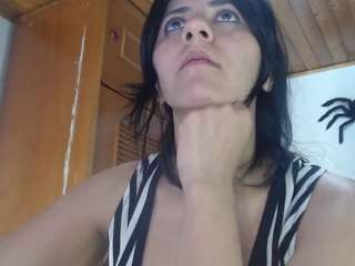 hilari18 webcam model