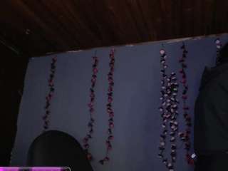 hilari18's CamSoda show and profile