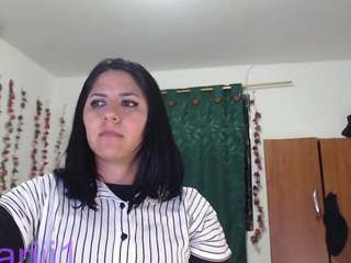 hilari18 live cam profile