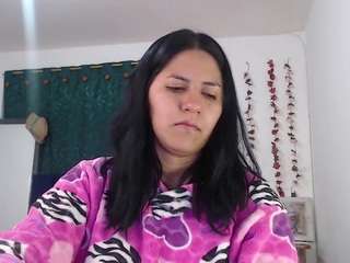hilari18 live webcam show
