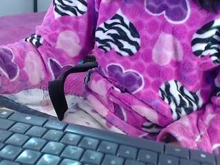 hilari18 live webcam show