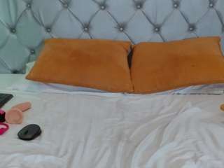 isabellaclarkec Live Webcam on CamSoda