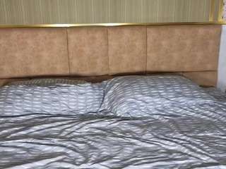 aura-18 Live Webcam on CamSoda