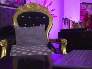 Live cam show with elinne-hendrix
