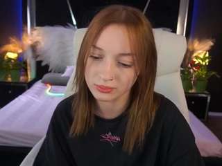 le modèle foxymayy est en webcam porno dans un show sur le site camsoda, il possède les tags suivants: 18,cock rating,young adult,teen 18,tattoos,shaved pussy,redhead,private,new,lush,longhair,lingerie,flashing,fetish,dildo or vibrator,dildo,cute,hd,petite,small tits