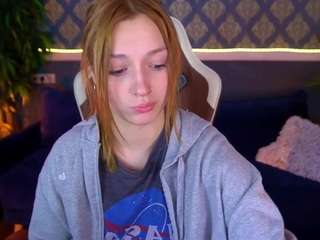 FoxyMayy live cam on CamSoda