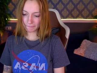 FoxyMayy live cam