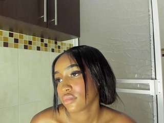 julitpink Live Webcam on CamSoda