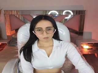 miafischer2's CamSoda show and profile