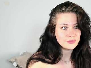 MiaKhallirae