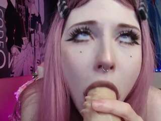 milkmesoftly from CamSoda is Freechat