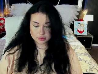 serahmirabeli's CamSoda show and profile