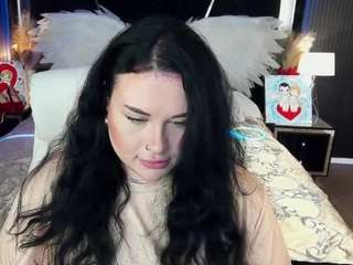 serahmirabeli's CamSoda show and profile